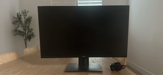 Dell Monitor/Comes With Gove LED lights
