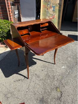 Super cute ladies writing desk 1960s