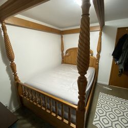 Awesome Solid Wood Canopy Queen Bed