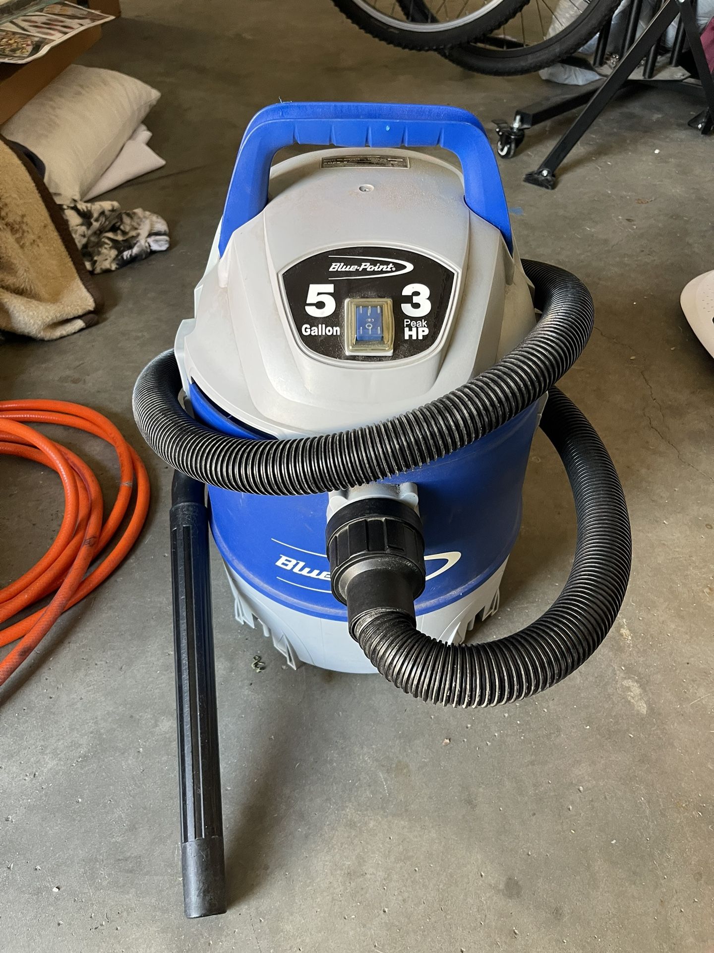 SHOP VAC.