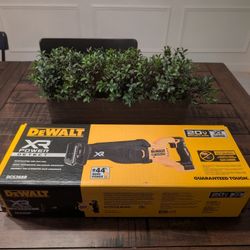 *BRAND NEW* DEWALT XR POWER DETECT 20-volt Max Variable Speed Brushless Cordless Reciprocating Saw