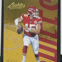 Patrick Mahomes II 2018 Panini Absolute Gold Foil Series Mint 2nd Year Card #49