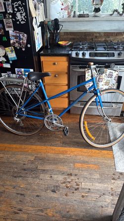 Ladies vintage bianchi 700c road bike $100 obo