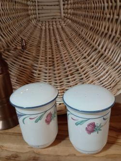 Lenox "Poppies On Blue" Shakers Salt & Pepper Set