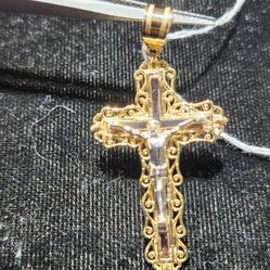 14kt Gold Crucifix Pendant 3.7G