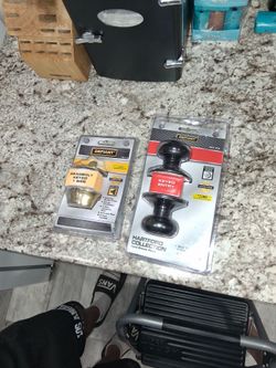 Defiant Deadbolt and Keyed Entry Knob Set