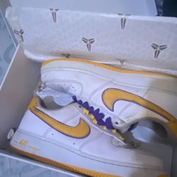 Kobe Laker Nikes