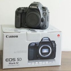 Canon EOS 5D mark Iv DSLR camera body only 