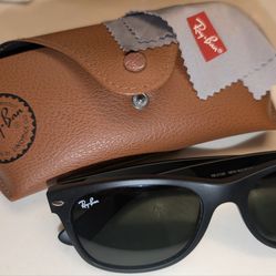 Ray Bans Wayfarer's