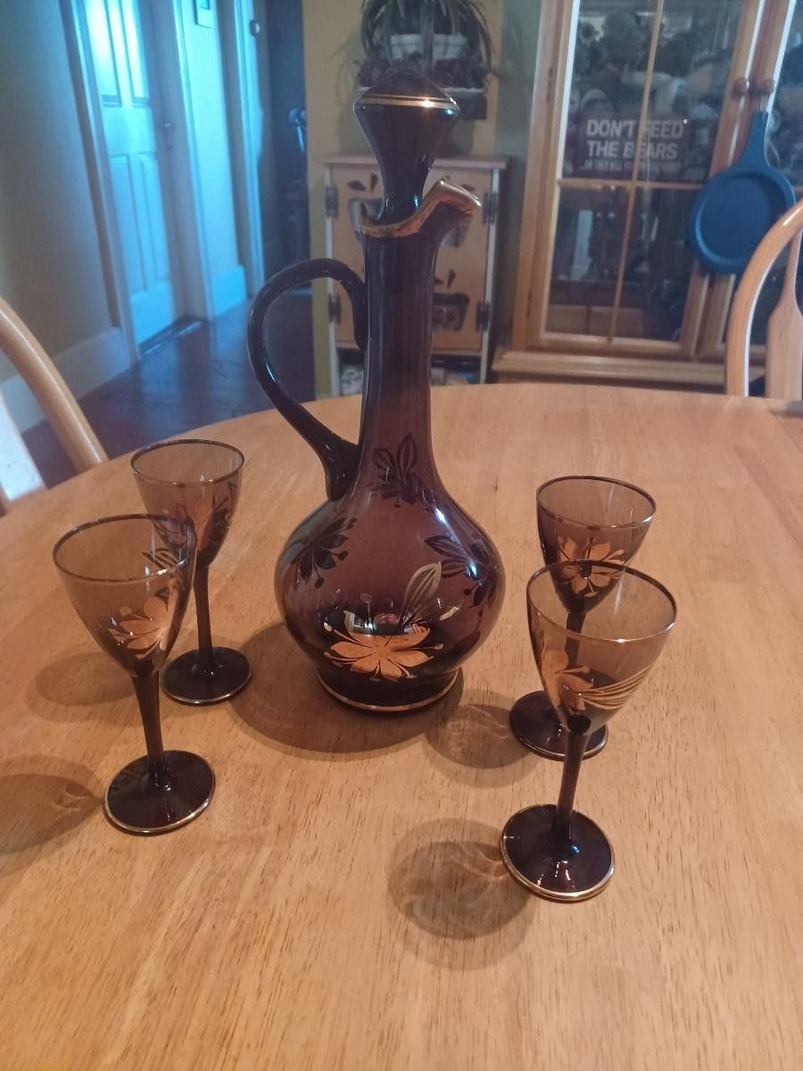 Black Decanter
