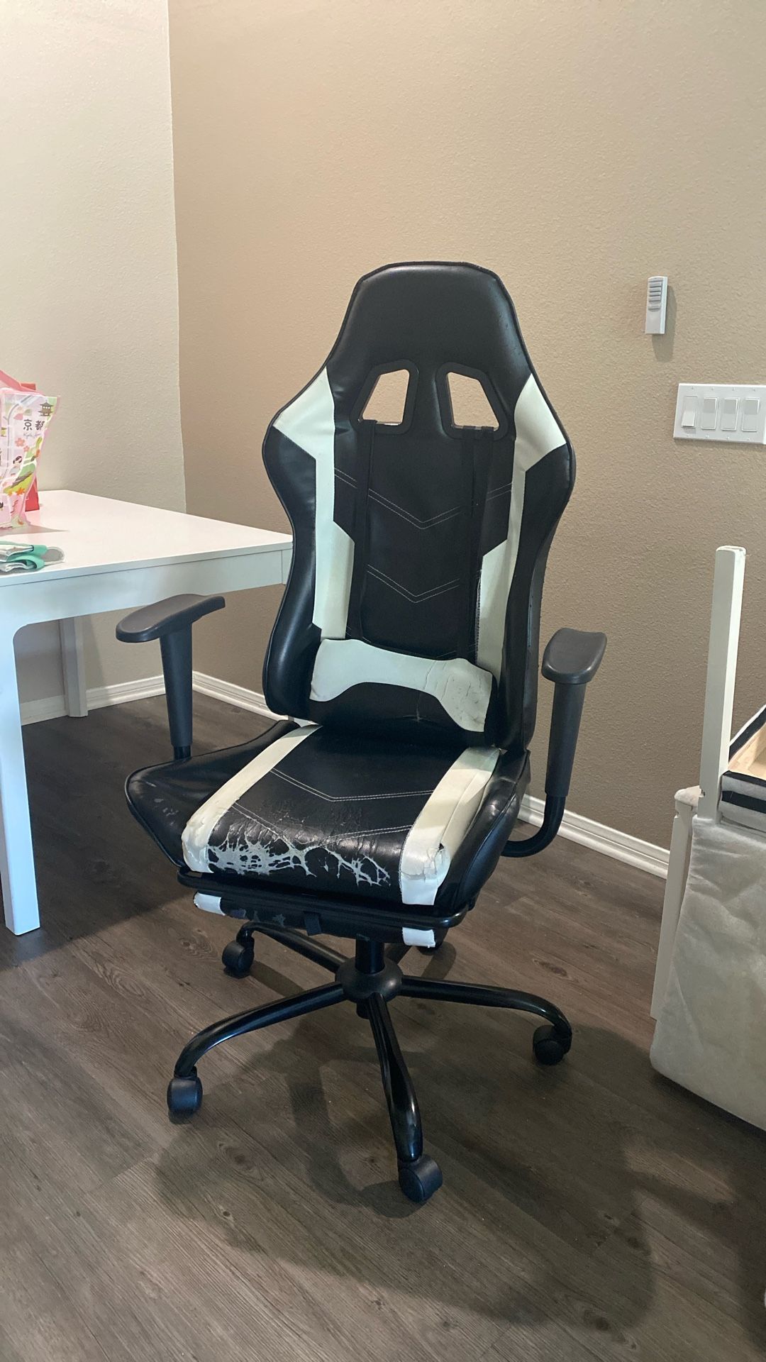 Gaming/Office Chair
