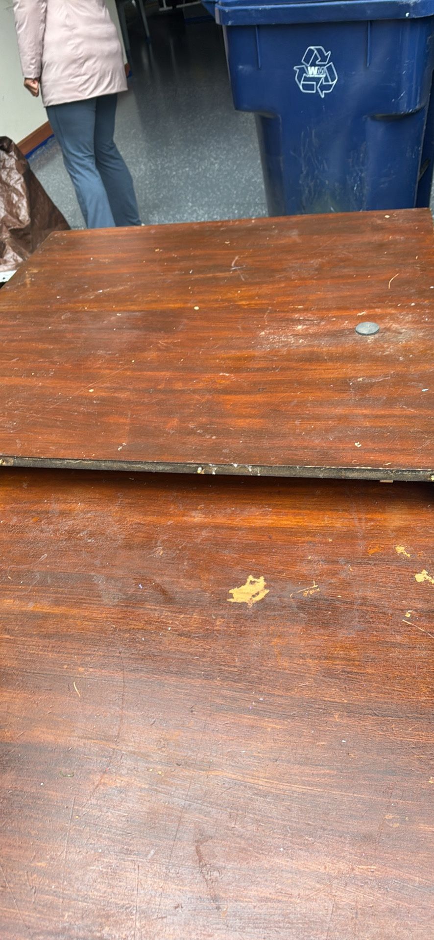 Free Dining Table 4-8 Seat