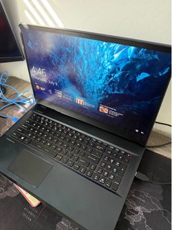 MSI Raider gaming laptop 3060 rtx. 144hz