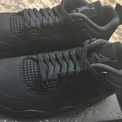 Jordan 4 Black Cats Size 10.5