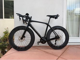 Trek Domane SL 6 Gen 4 (56cm) | Shimano 105 Di2 | 82mm Carbon Wheels