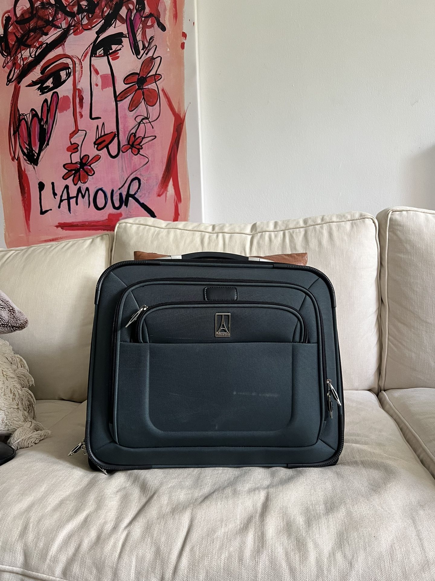 Travelpro Crew 8 Rolling Carry On Bag