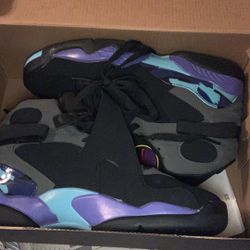 shoes thats aren’t worn!