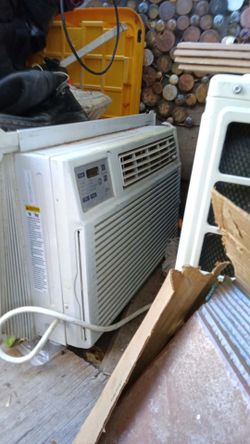 AC 12,000 BTU heat and cool GE 220 volt window unit