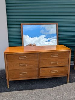 Drexel Cascade Mid Century Modern Walnut Finish 6 Drawer Dresser w/ Original Mirror