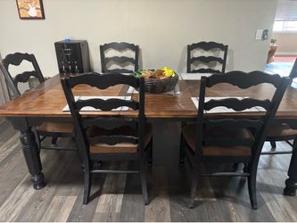 Dinette table 8 chairs