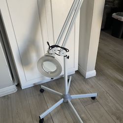 10x esthetician magnifying lamp