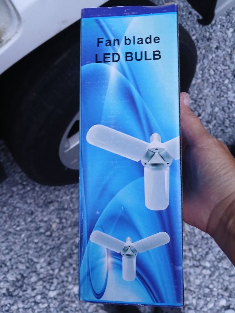 Fan Blade LED Light