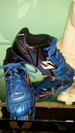 Boys sketches cleats...size 4 boys...good condition!
