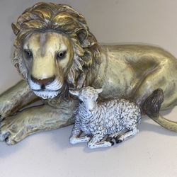 Resin Statuary Lion and Lamb