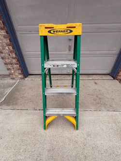 Werner 4’ Step Ladder