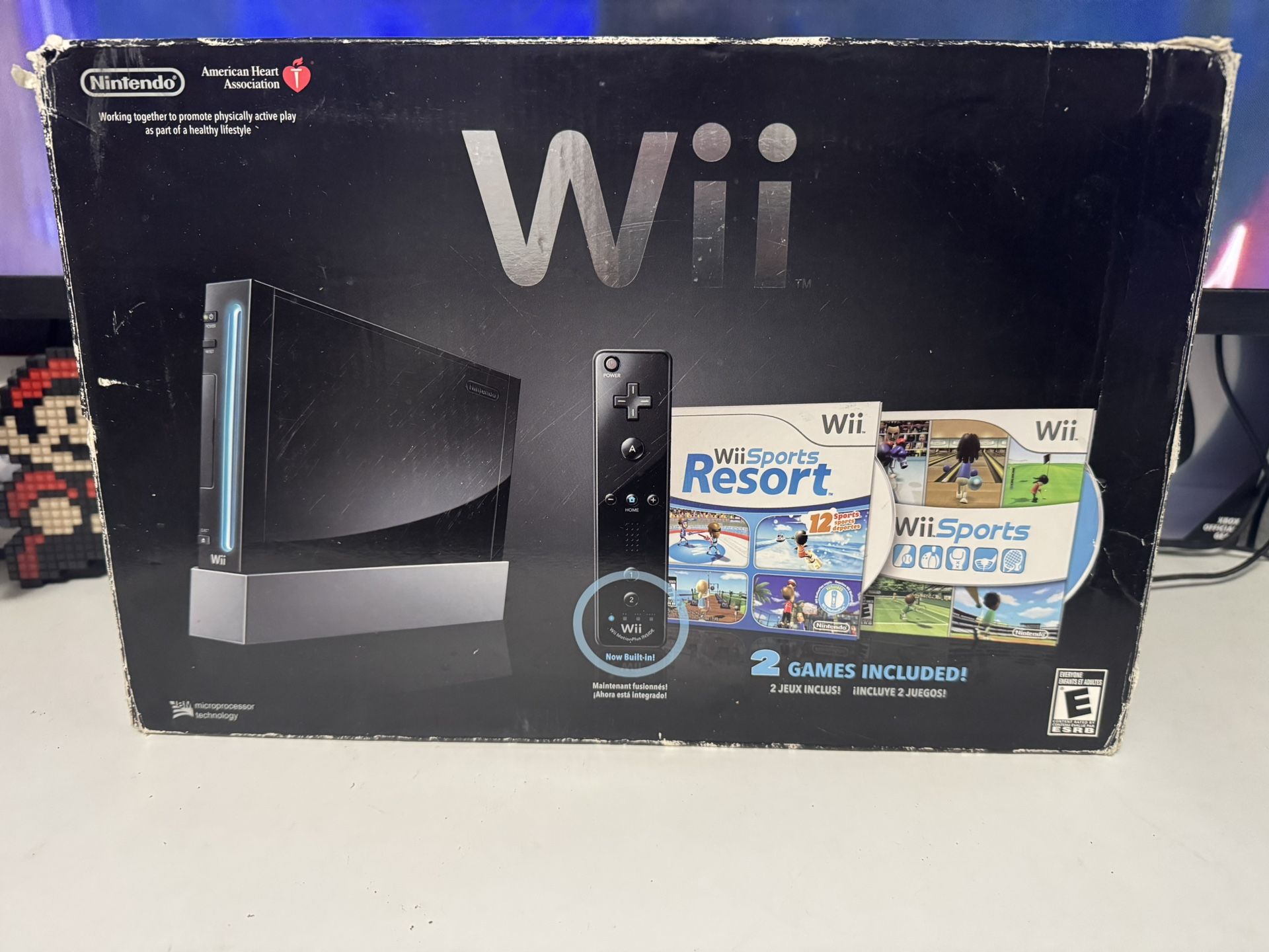 Nintendo Wii Bundle - Wii Sports + Wii Sports Resort