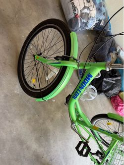 Green 7 speed trike