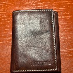 leather trifold wallet