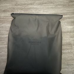 Essential black shorts