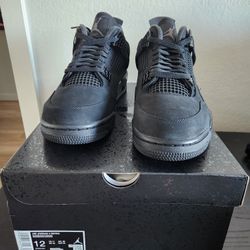 Black Cat Jordan 4
