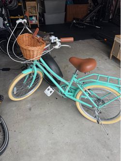 Beach Cruise Bike 20. Mint like new used 1 time