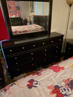 Queen Bedroom Set