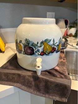 Water dispenser countertop ceramic porcelain.