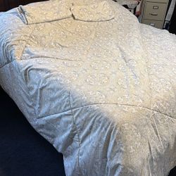 King Size Comforter with 2 Pillow Shams
