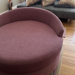 Round Accent Chair with Pillows 