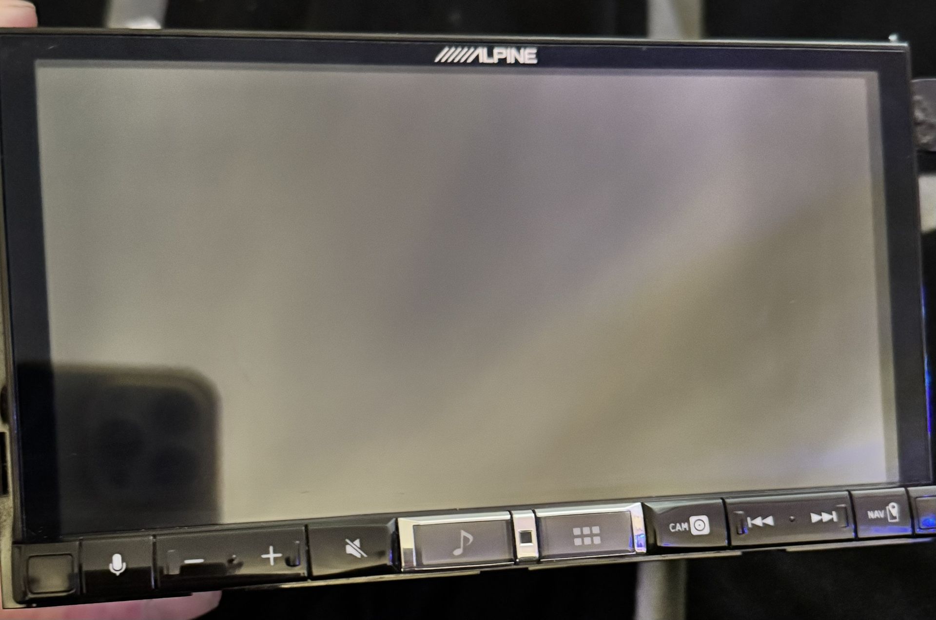 Alpine Music Halo - ILX-507 7-inch Digital Multimedia Receiver with HD Display and Hi-Res Audio Playback