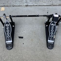 DW2000 Series Double Kick Drum Pedal