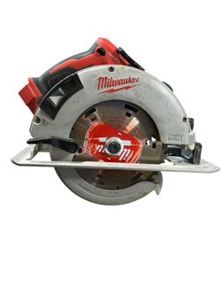 Milwaukee Circular Saw 