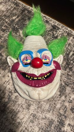 Clown mask