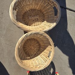 Straw baskets