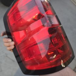Silverado 2014-2018 Tail Light