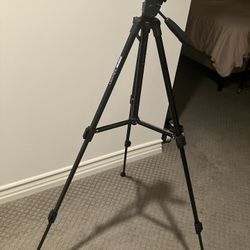 Lightweight TRIPOD Sunpak 5200D 