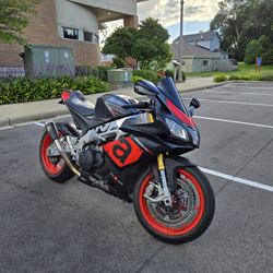 2017 Aprilia RSV4