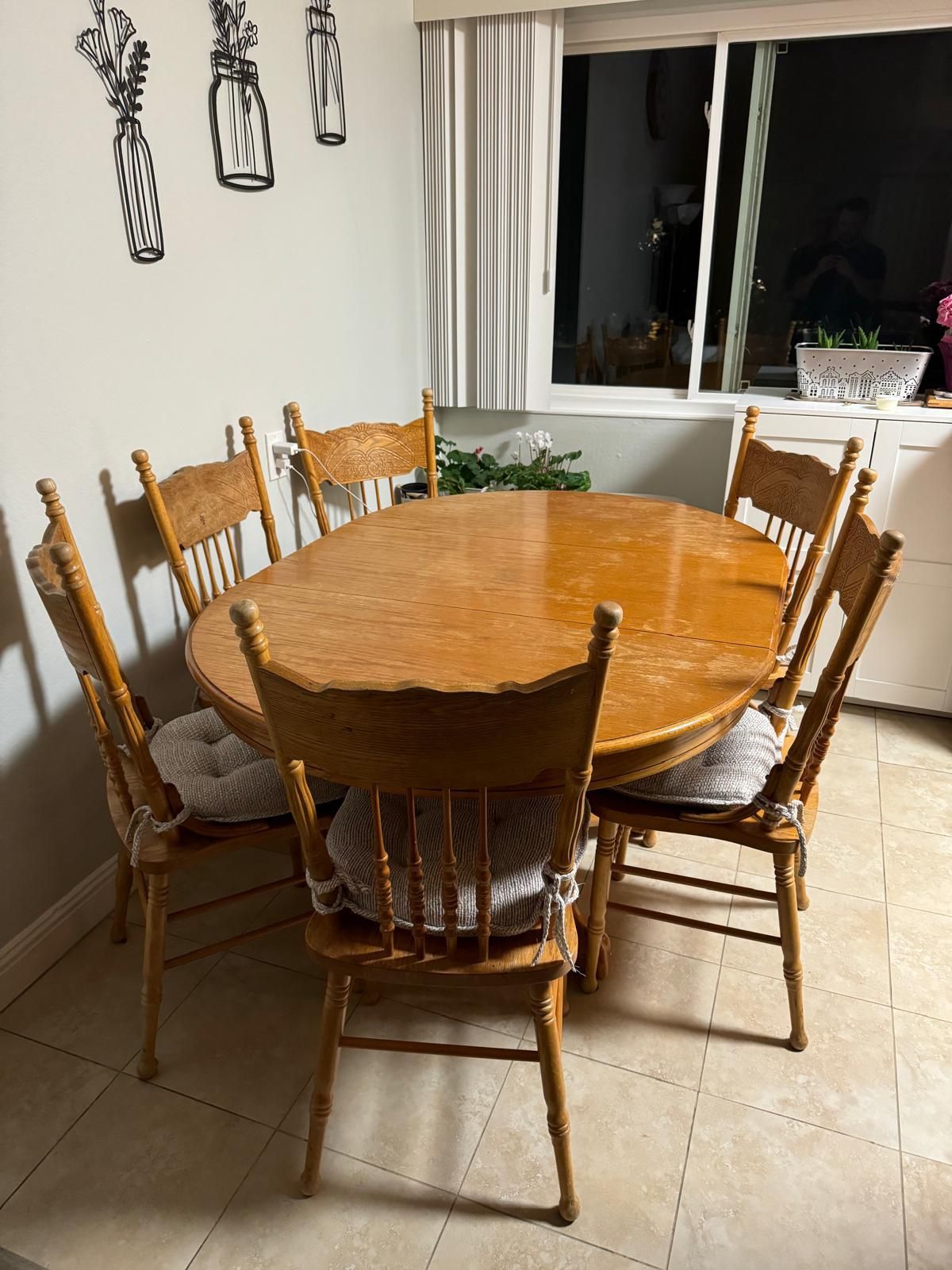 Dining Table 