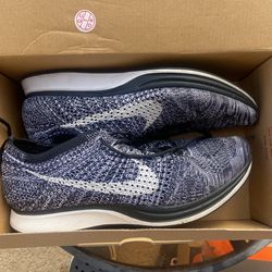 Nike Fly Knit Racers Size 10 Used