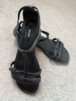 ECCO Black Leather Strappy Sandals
